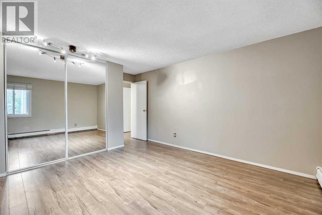 Single Family House for Sale in    Avenue SW Cliff Bungalow Calgary 