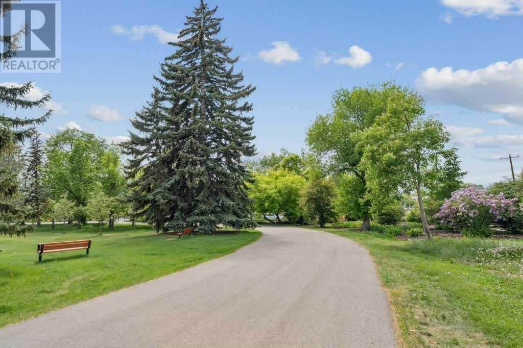 Single Family House for Sale in    Avenue NW Sunnyside Calgary 