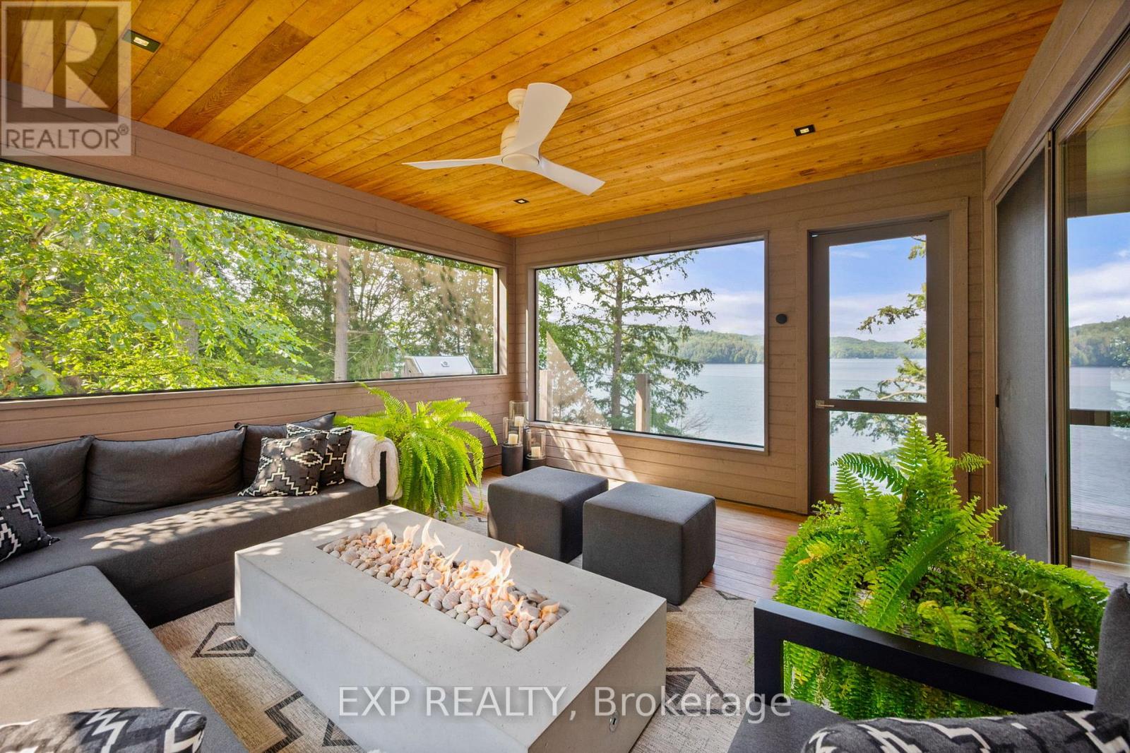 Photo 11 of 124 Claren Crescent, Huntsville ON
