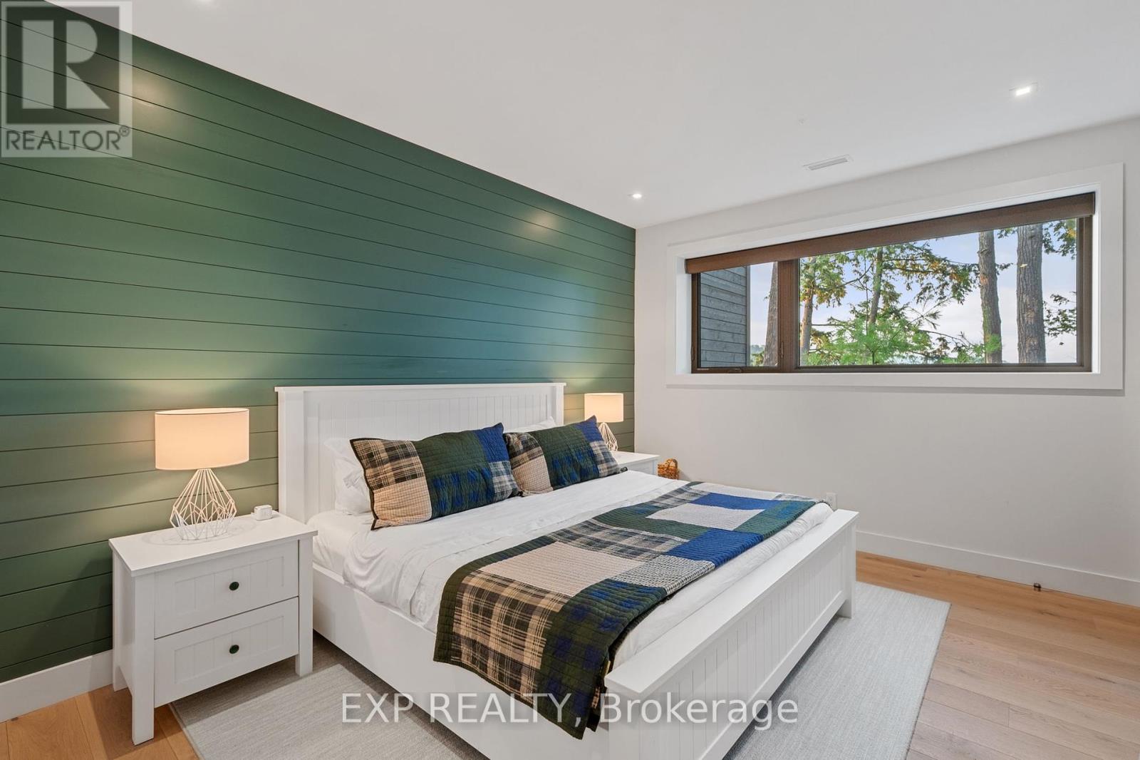 Photo 3 of 124 Claren Crescent, Huntsville ON