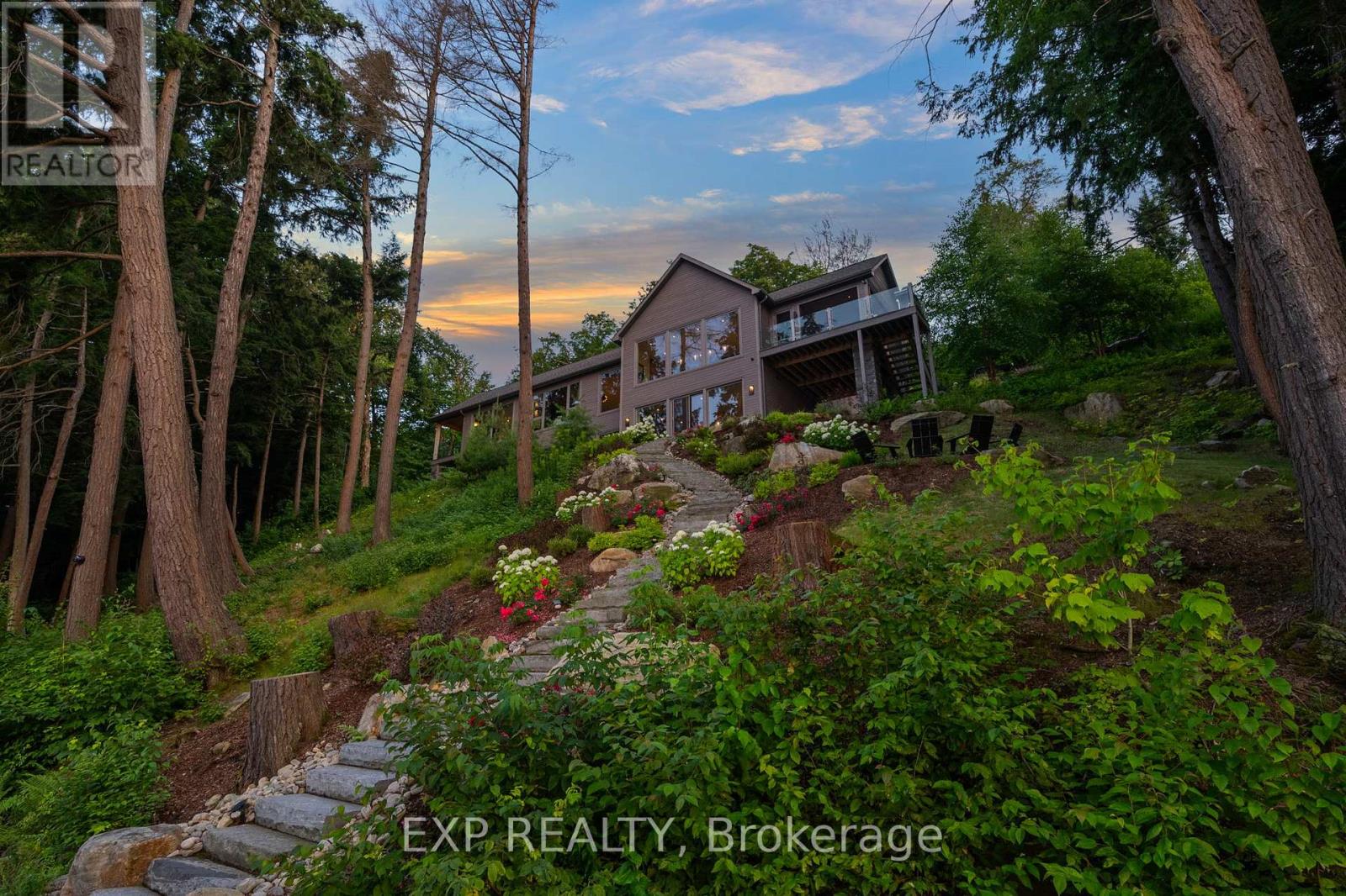 Photo 16 of 124 Claren Crescent, Huntsville ON