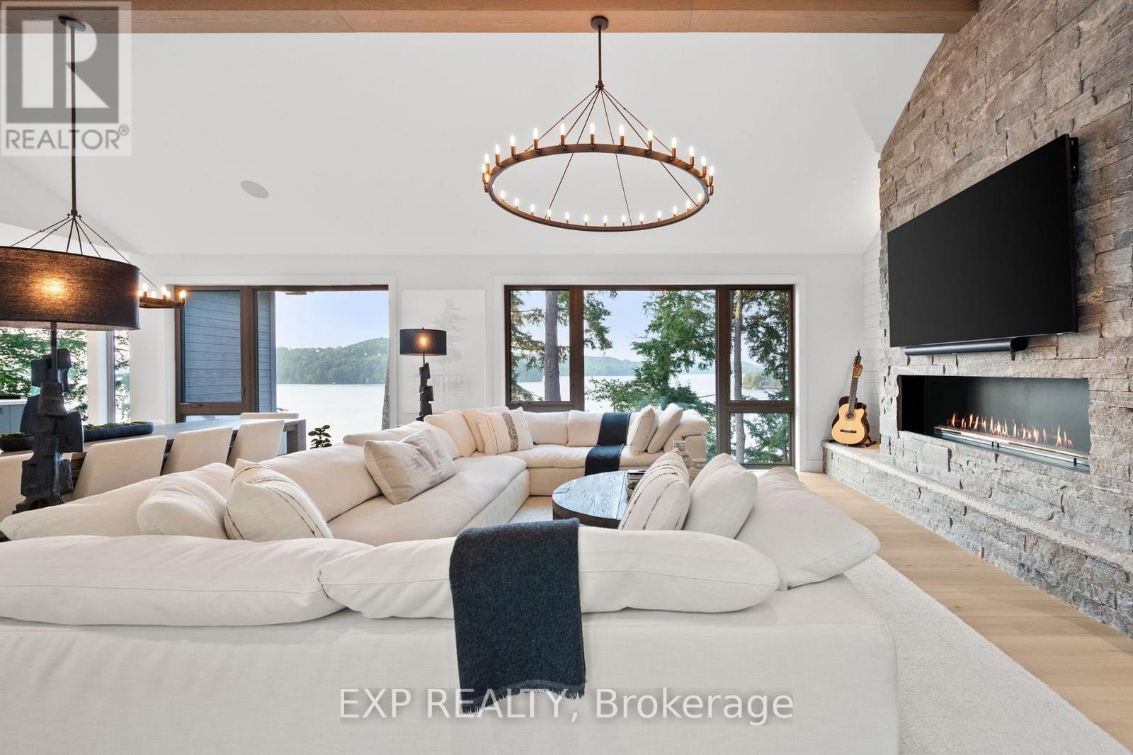 Photo 14 of 124 Claren Crescent, Huntsville ON