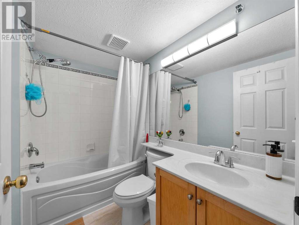 Single Family House for Sale in   Chaparral Ridge Drive SE Chaparral Calgary 