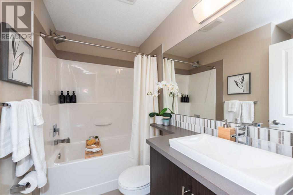 Single Family House for Sale in  Ascot Circle SW Aspen Woods Calgary 
