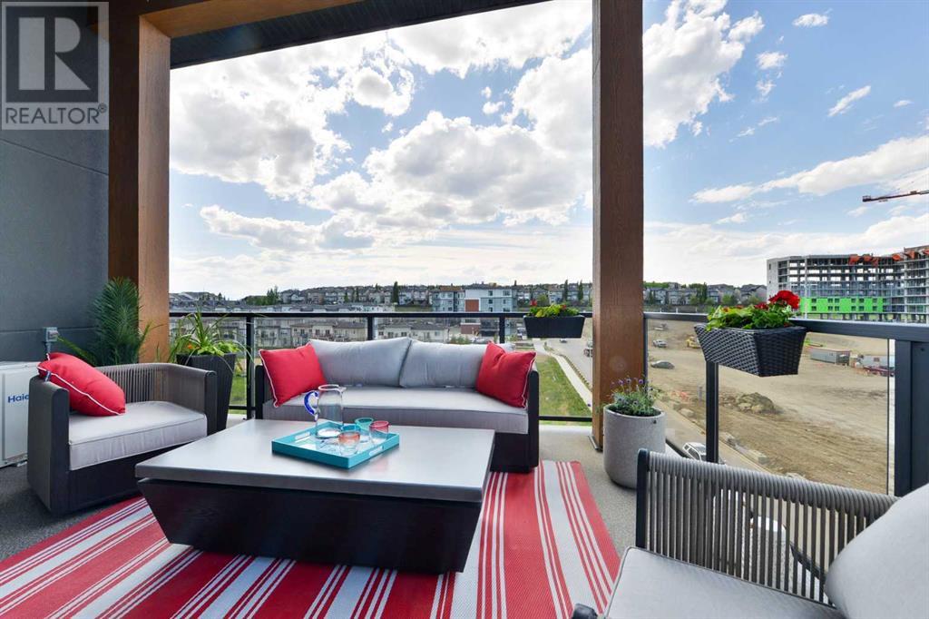 Single Family House for Sale in    Avenue SW Springbank Hill Calgary 