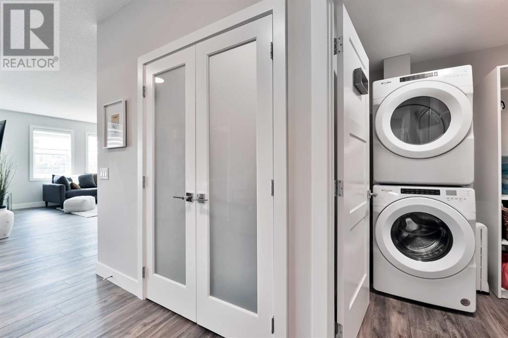 Single Family House for Sale in    Avenue SW Springbank Hill Calgary 