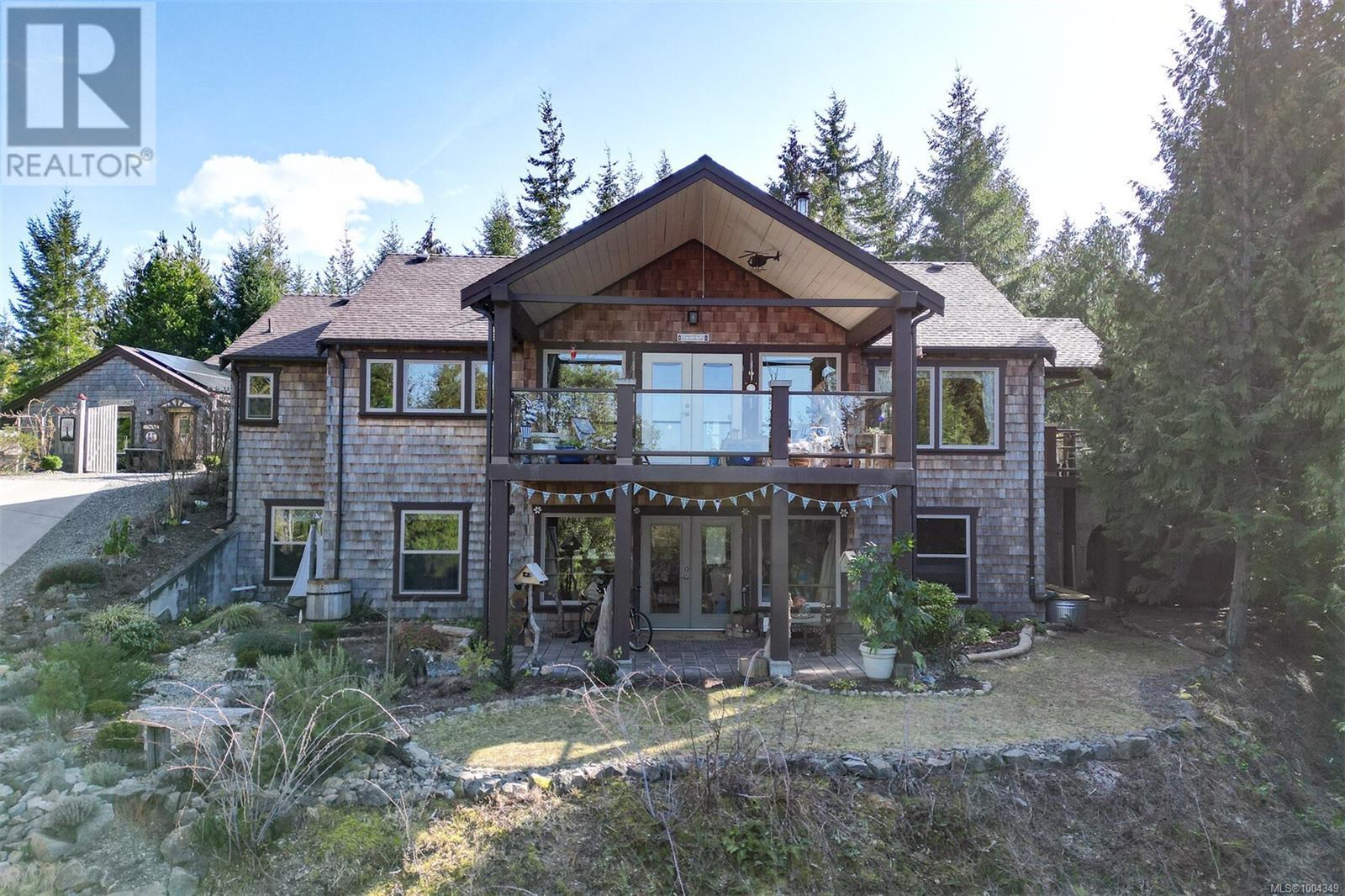 Photo 2 of 1860 Ashling Rd, Qualicum Beach BC