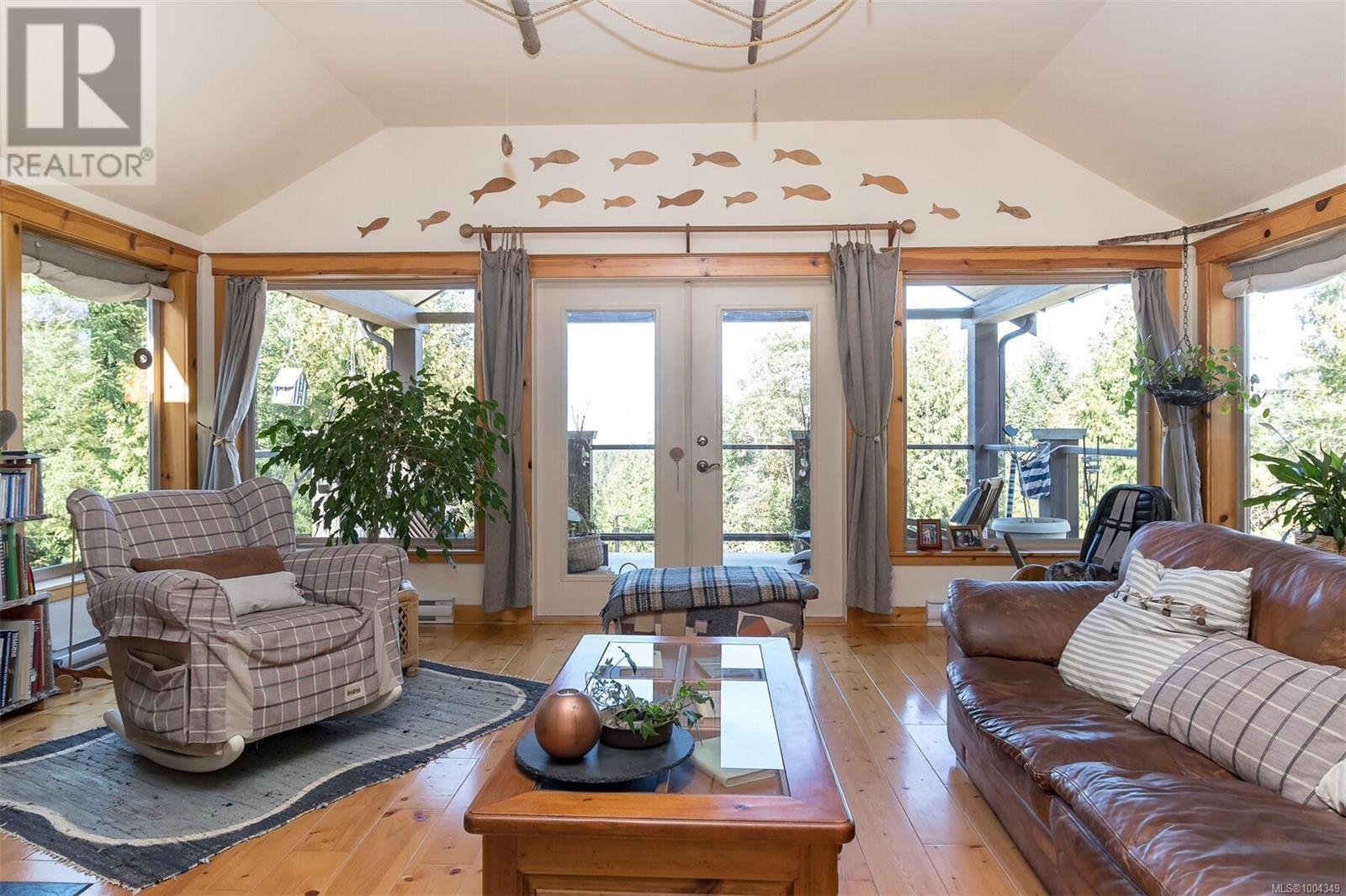 Photo 21 of 1860 Ashling Rd, Qualicum Beach BC