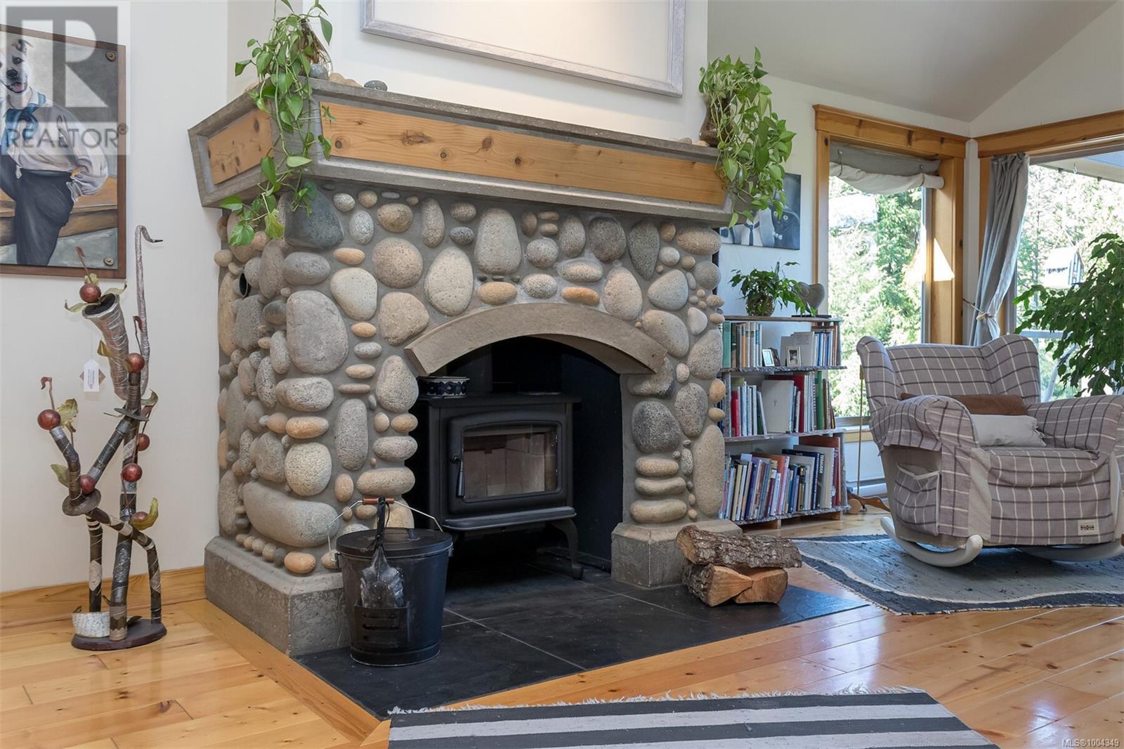 Photo 22 of 1860 Ashling Rd, Qualicum Beach BC