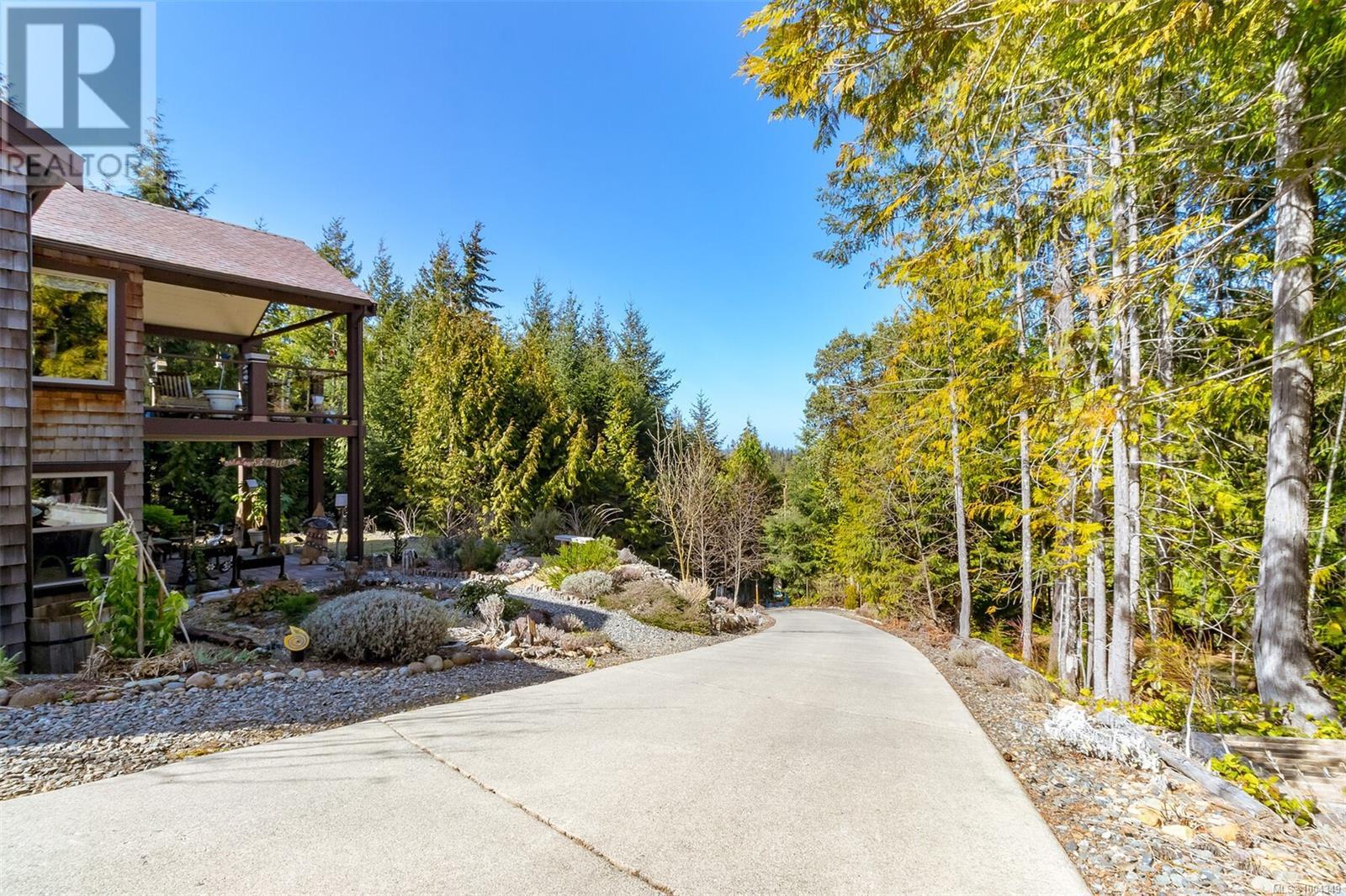 Photo 60 of 1860 Ashling Rd, Qualicum Beach BC