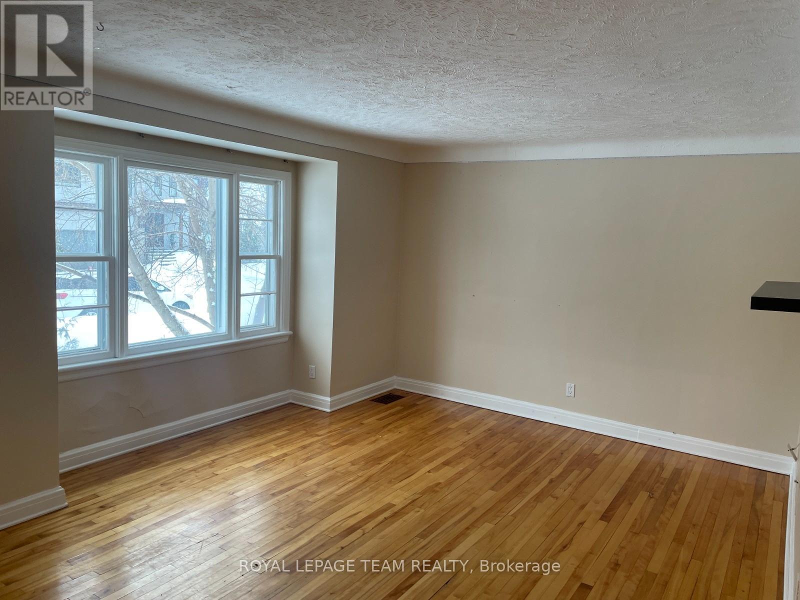Photo 7 of 113 Rita Avenue, Ottawa ON