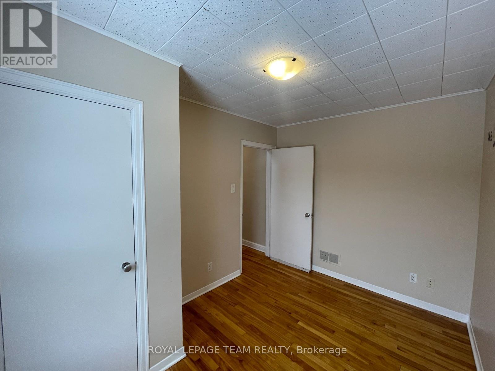 Photo 17 of 113 Rita Avenue, Ottawa ON