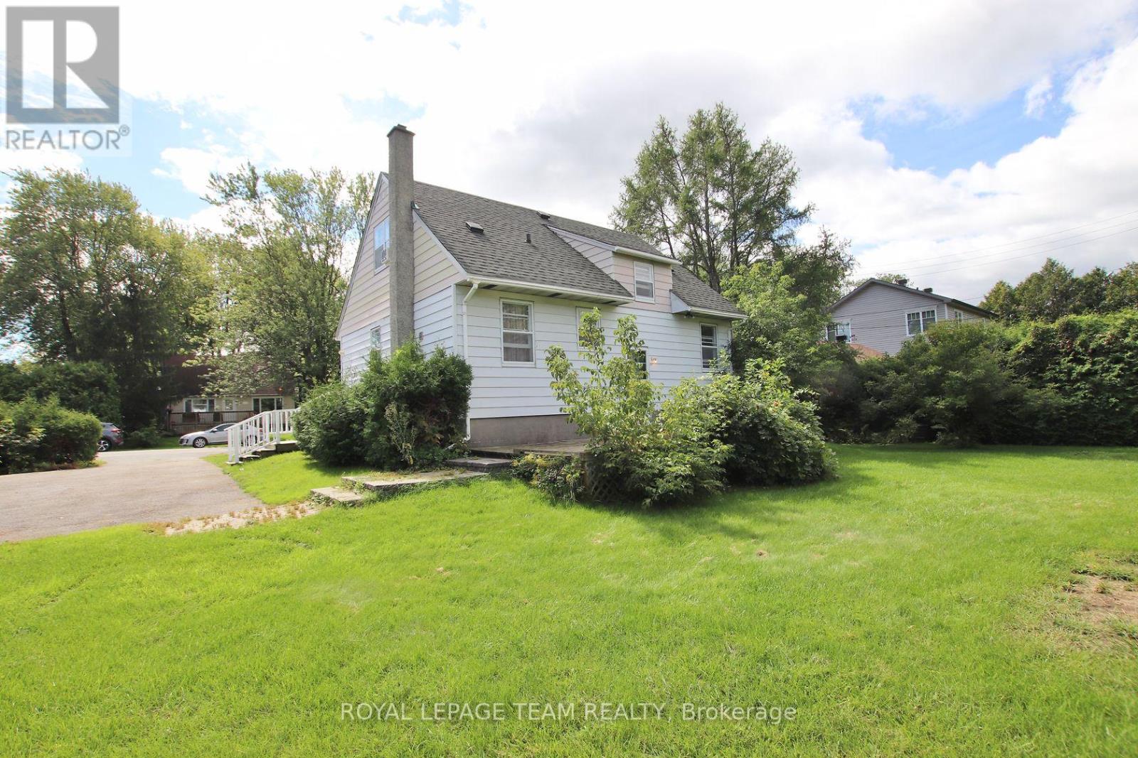 Photo 19 of 113 Rita Avenue, Ottawa ON