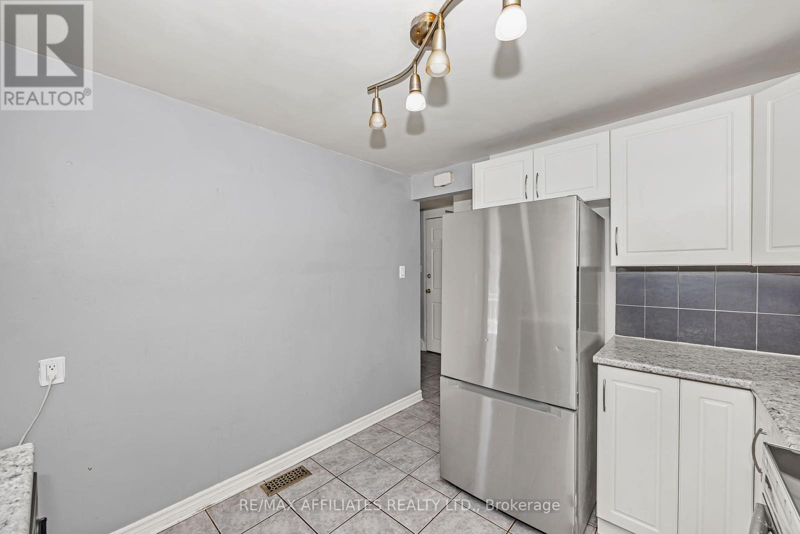 Photo 18 of 67 392 Garden Glen Private, Ottawa ON