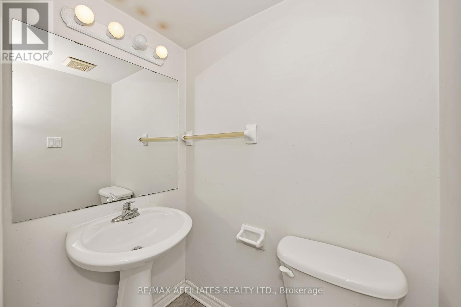 Photo 38 of 67 392 Garden Glen Private, Ottawa ON