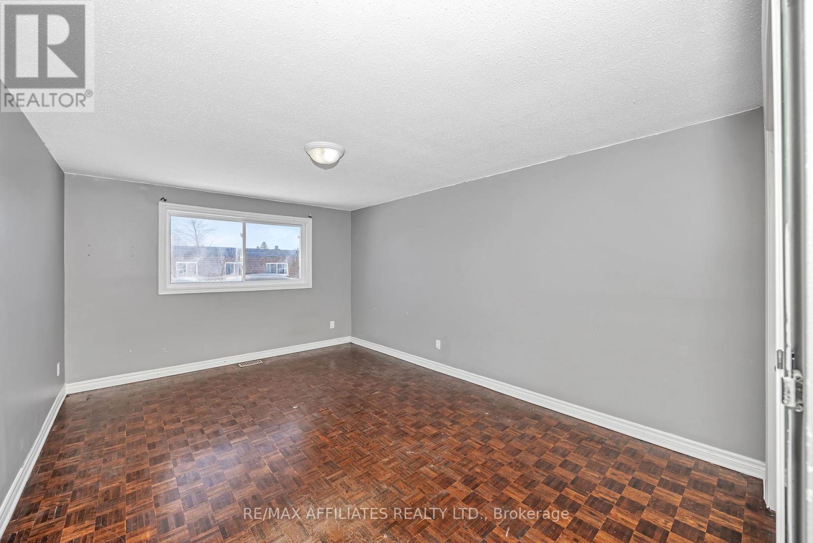 Photo 39 of 67 392 Garden Glen Private, Ottawa ON