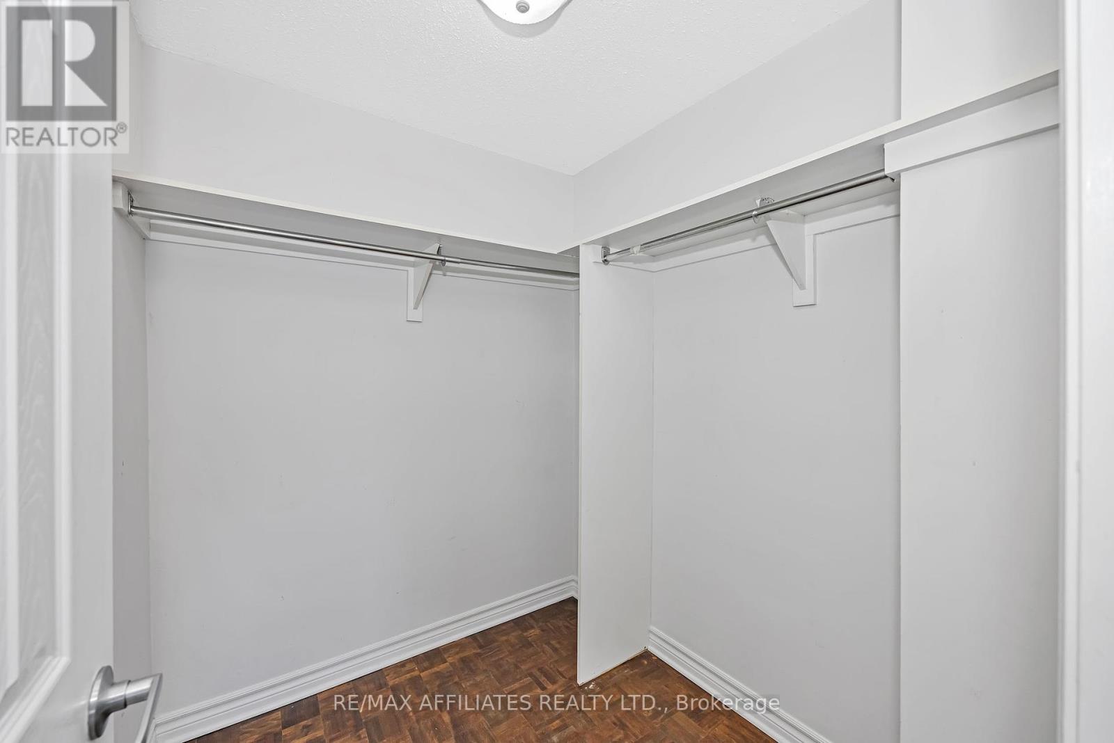Photo 37 of 67 392 Garden Glen Private, Ottawa ON