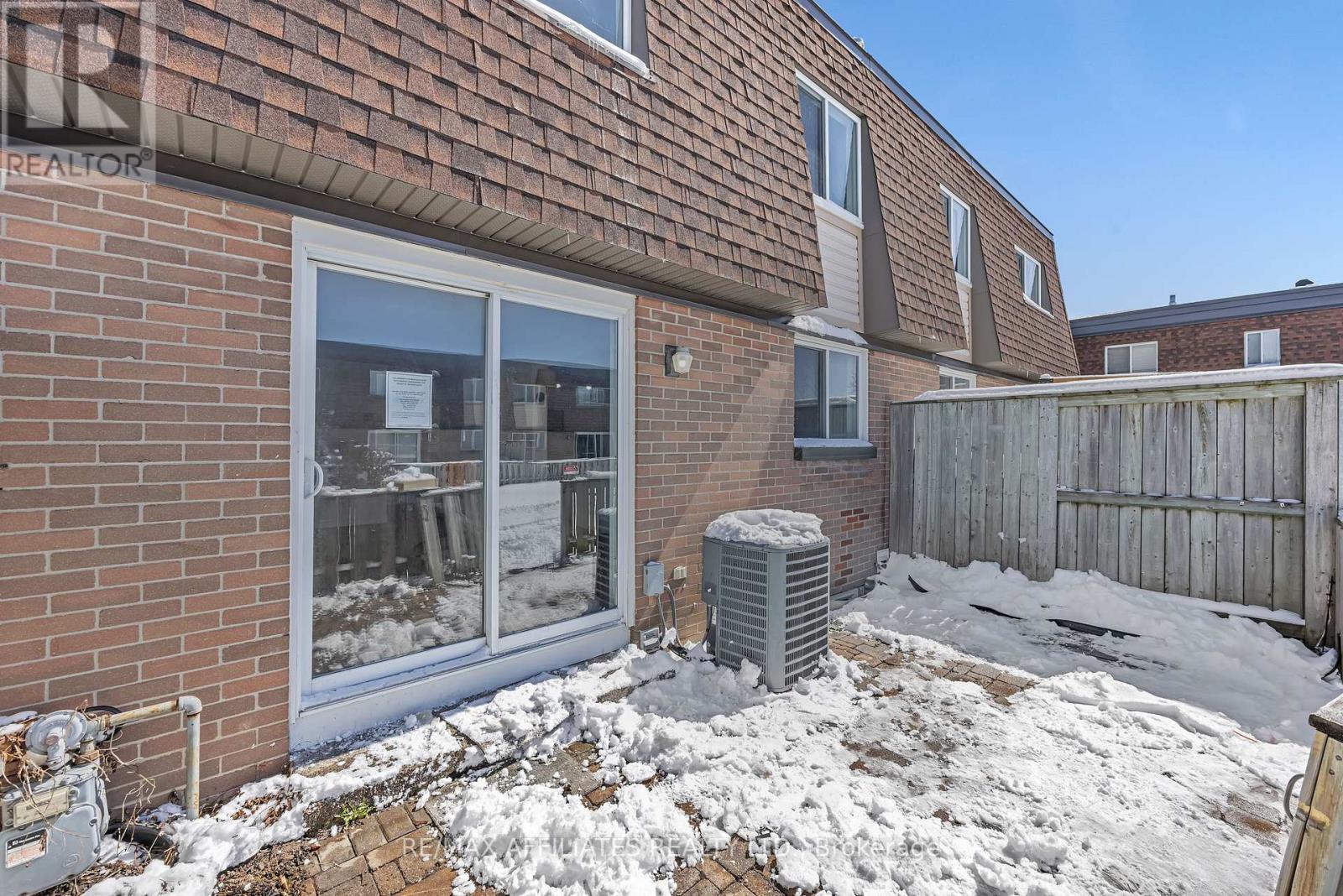 Photo 2 of 67 392 Garden Glen Private, Ottawa ON