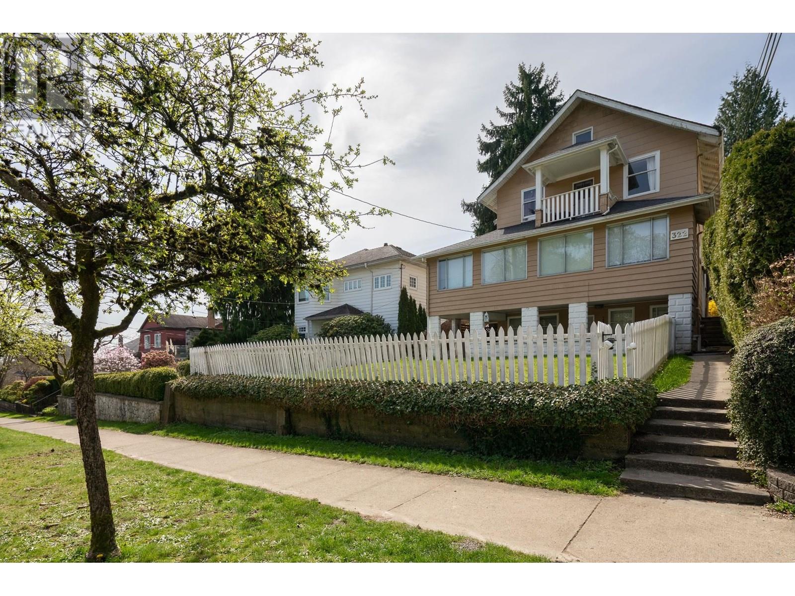 Photo 30 of 322 First Street, New Westminster BC