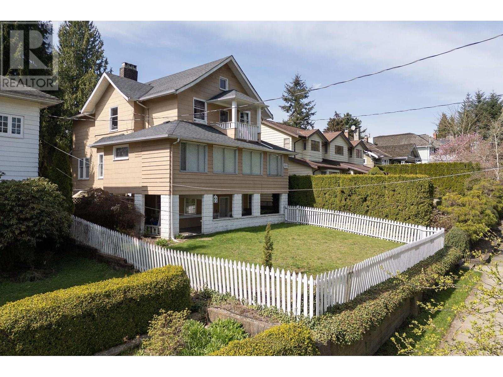 Photo 22 of 322 First Street, New Westminster BC