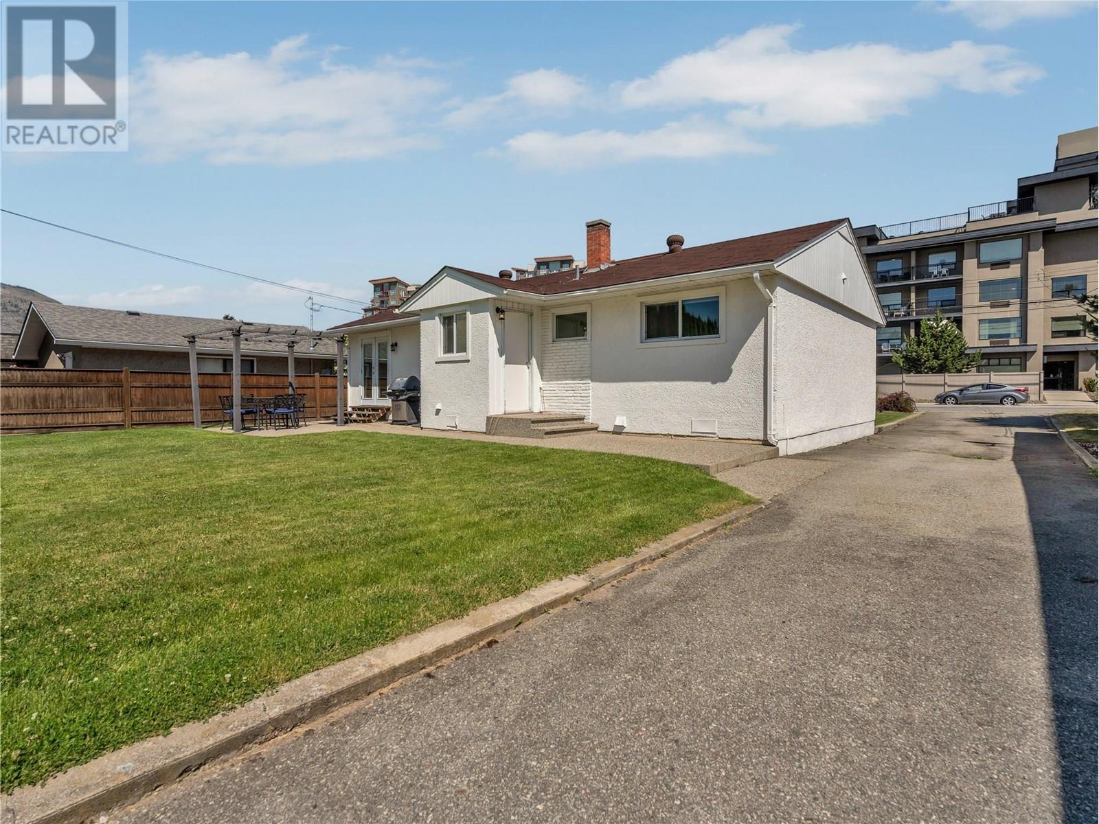 198 YORKTON Avenue, Penticton