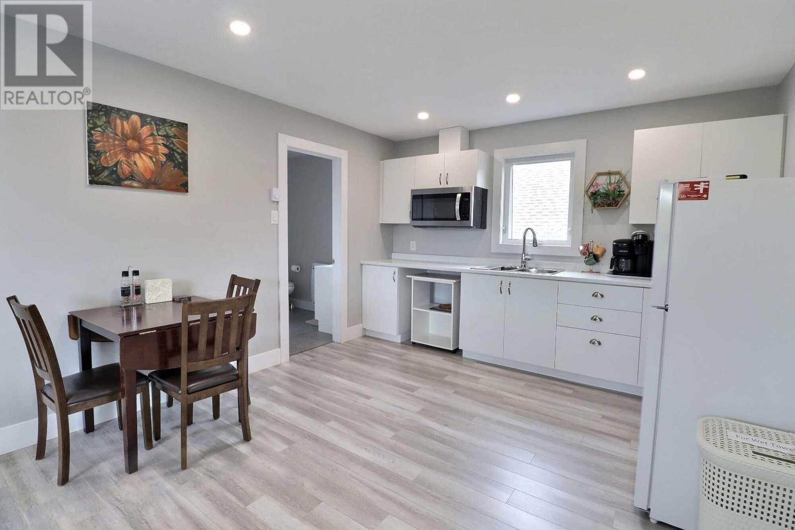 22 Maple Avenue - 10