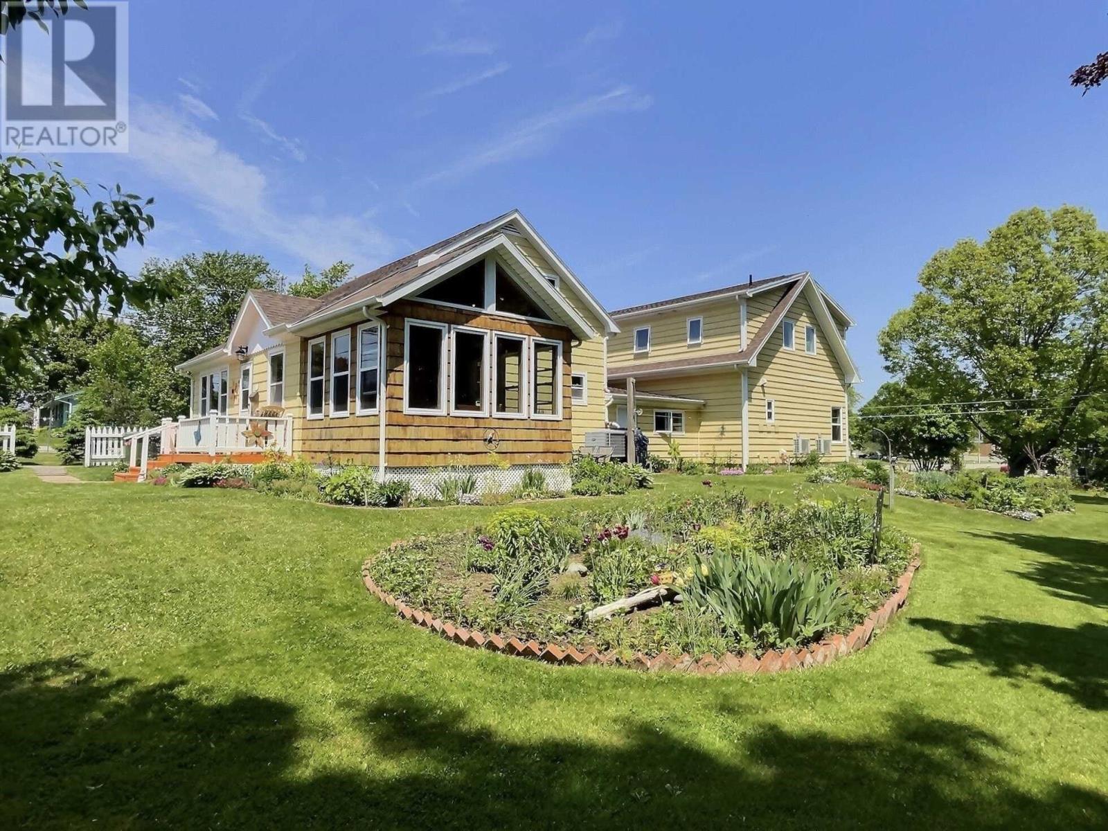 22 Maple Avenue - 2