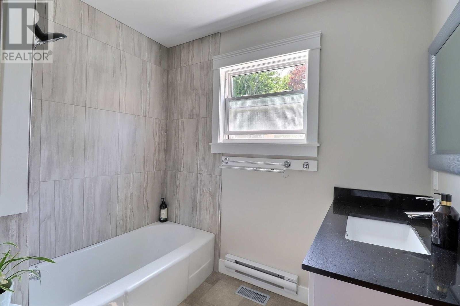 22 Maple Avenue - 8