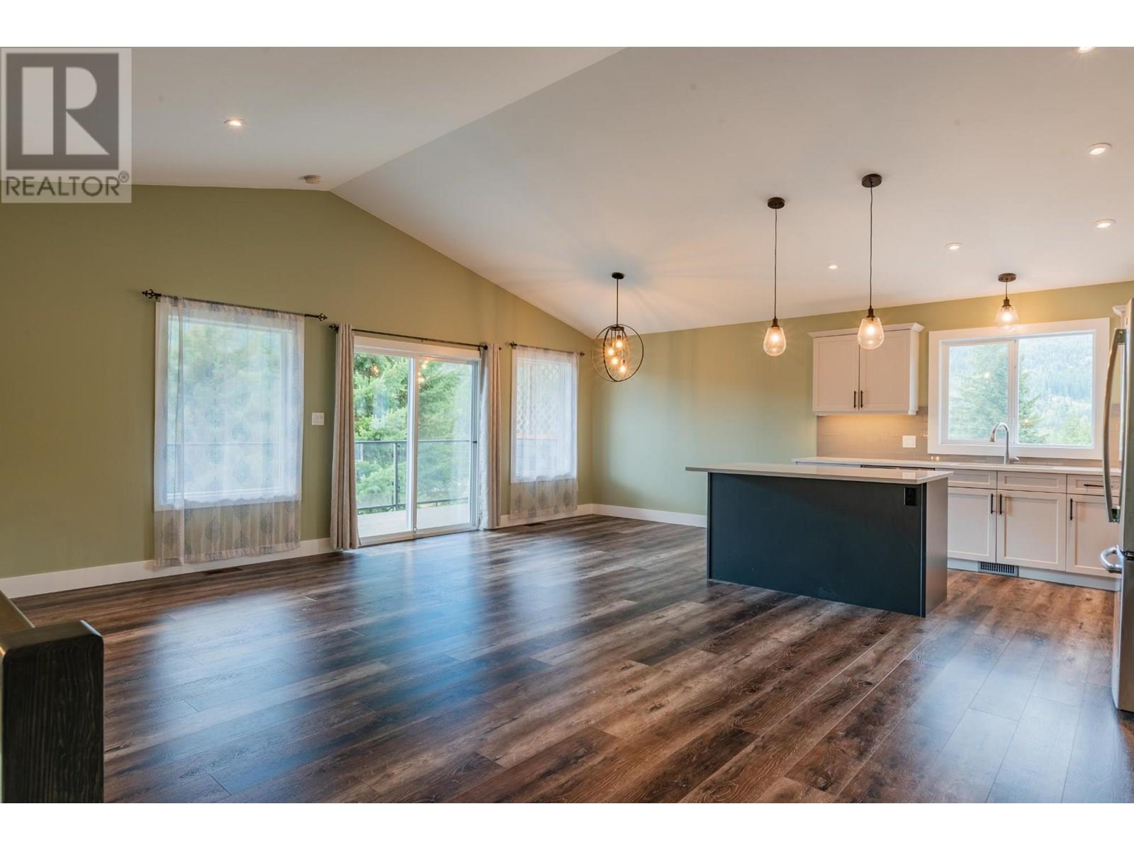 1955 SANDY Road, Castlegar