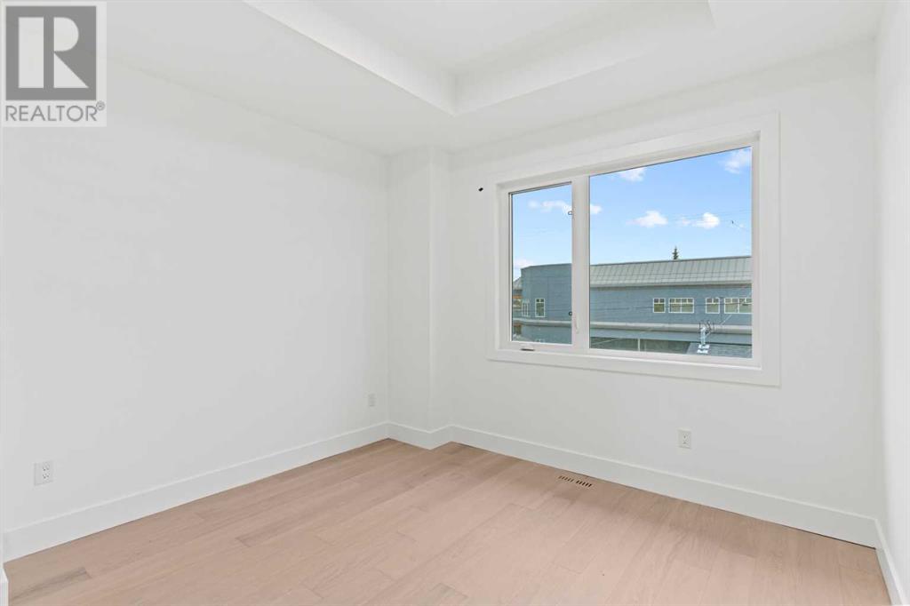 Single Family House for Sale in   Avenue NW West Hillhurst Calgary 