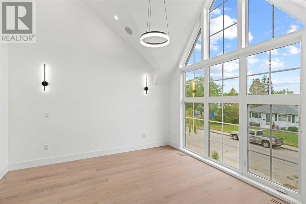 Single Family House for Sale in   Avenue NW West Hillhurst Calgary 
