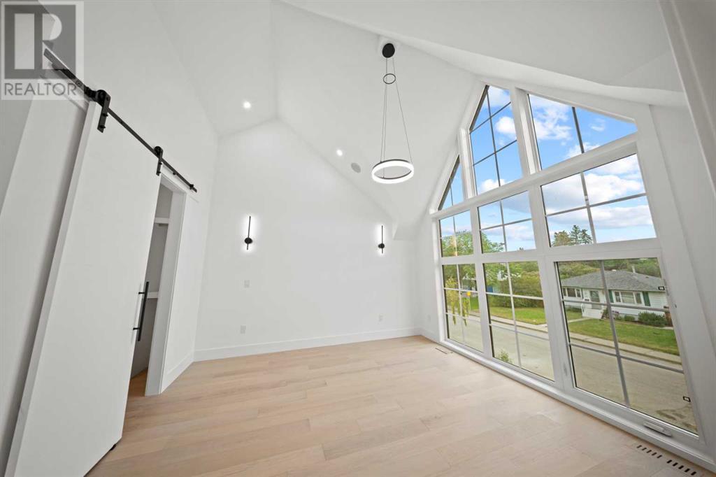 Single Family House for Sale in   Avenue NW West Hillhurst Calgary 