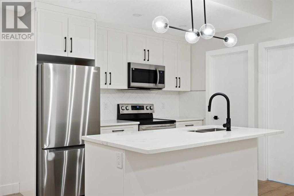 Single Family House for Sale in   Avenue NW West Hillhurst Calgary 