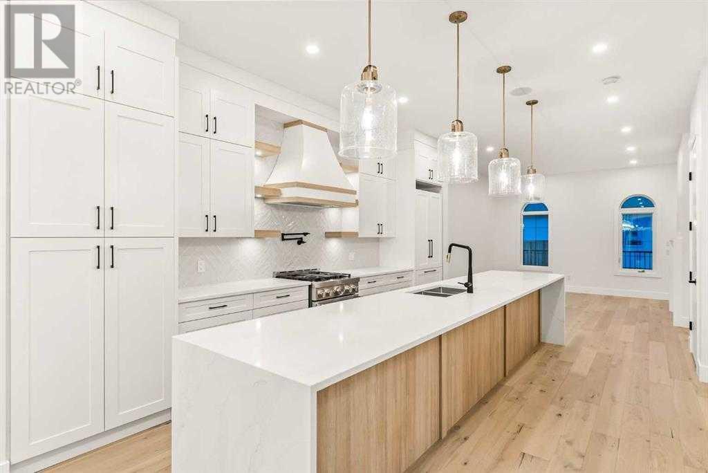 Single Family House for Sale in   Avenue NW West Hillhurst Calgary 