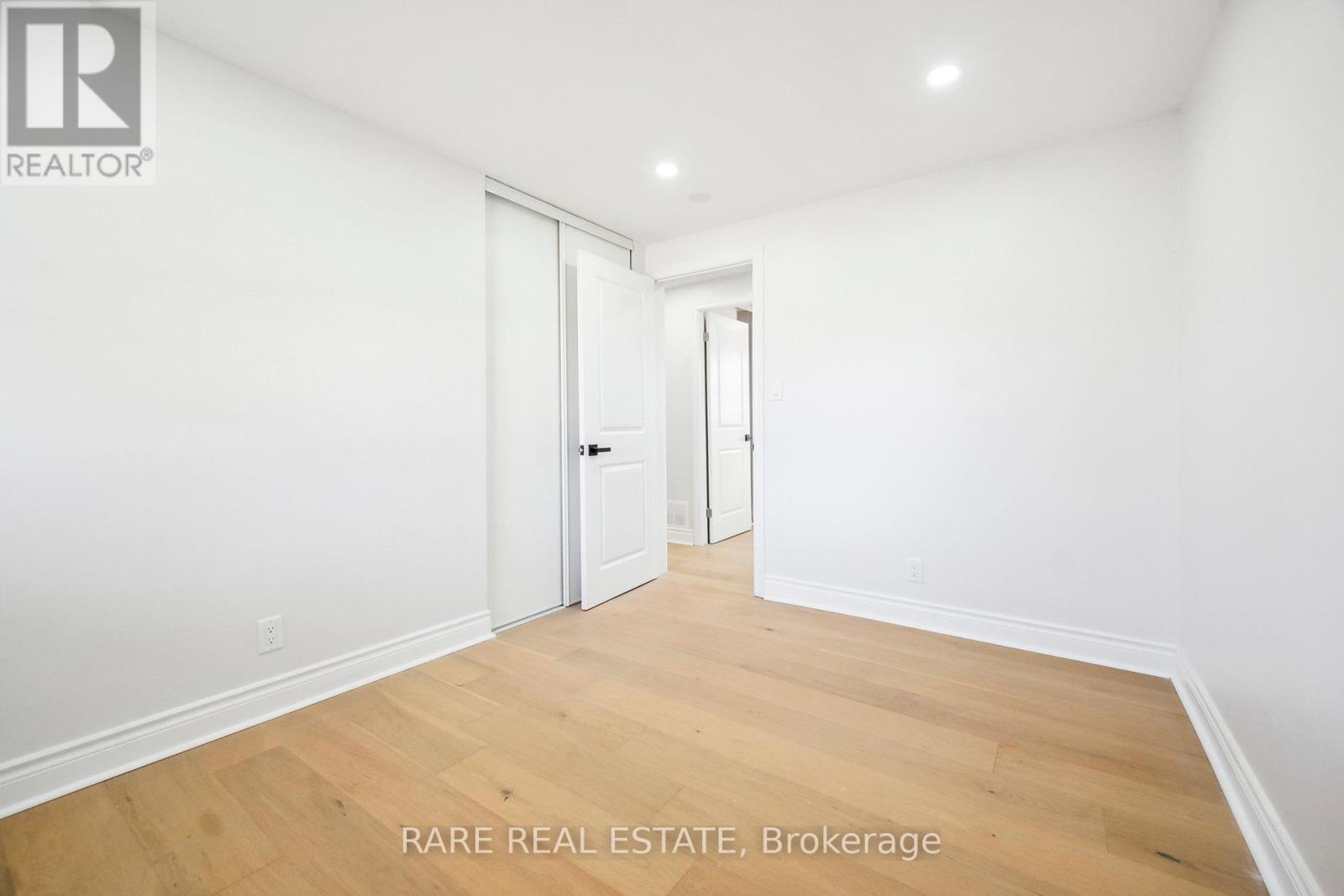 Photo 2 of 314 Laughton Crescent, Strathroycaradoc ON