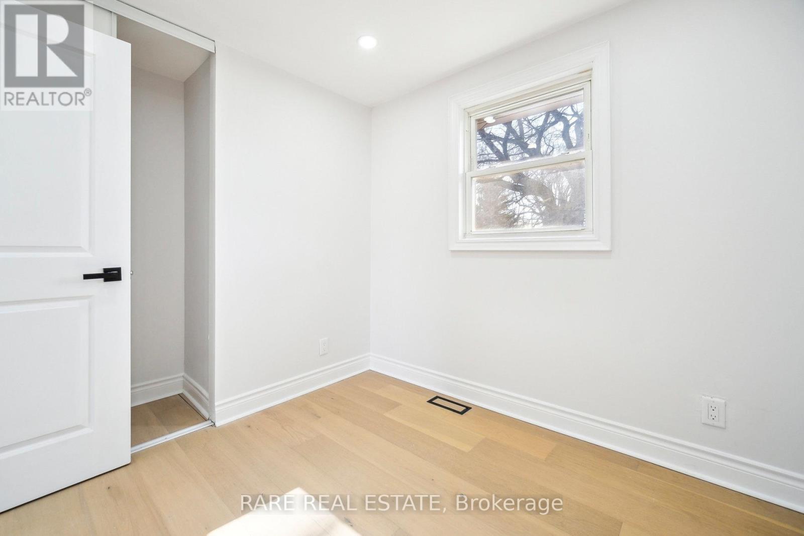 Photo 5 of 314 Laughton Crescent, Strathroycaradoc ON