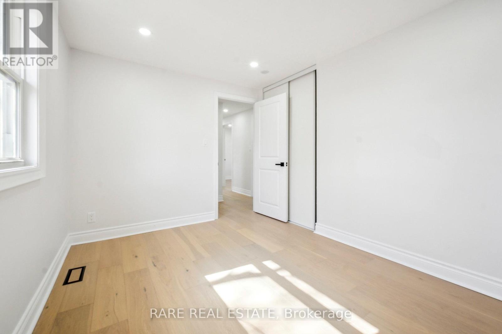 Photo 31 of 314 Laughton Crescent, Strathroycaradoc ON