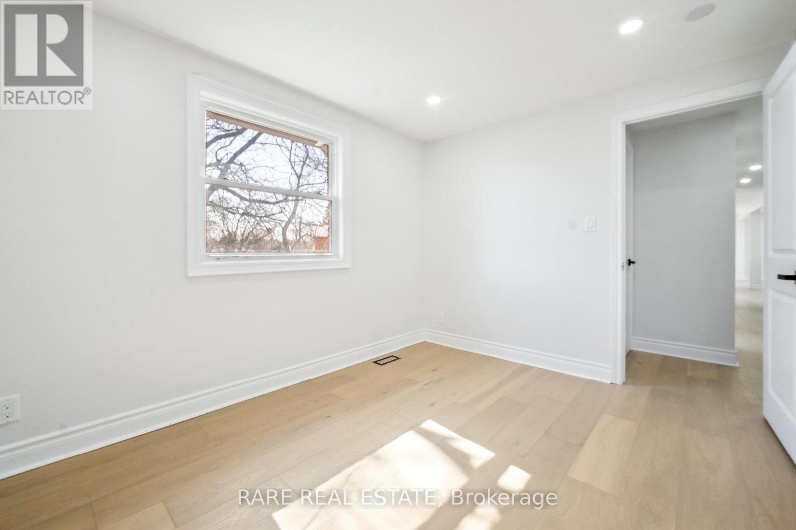 Photo 14 of 314 Laughton Crescent, Strathroycaradoc ON