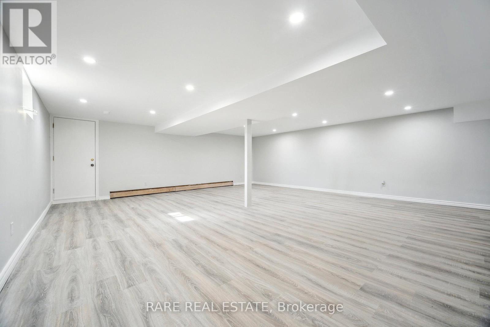 Photo 30 of 314 Laughton Crescent, Strathroycaradoc ON