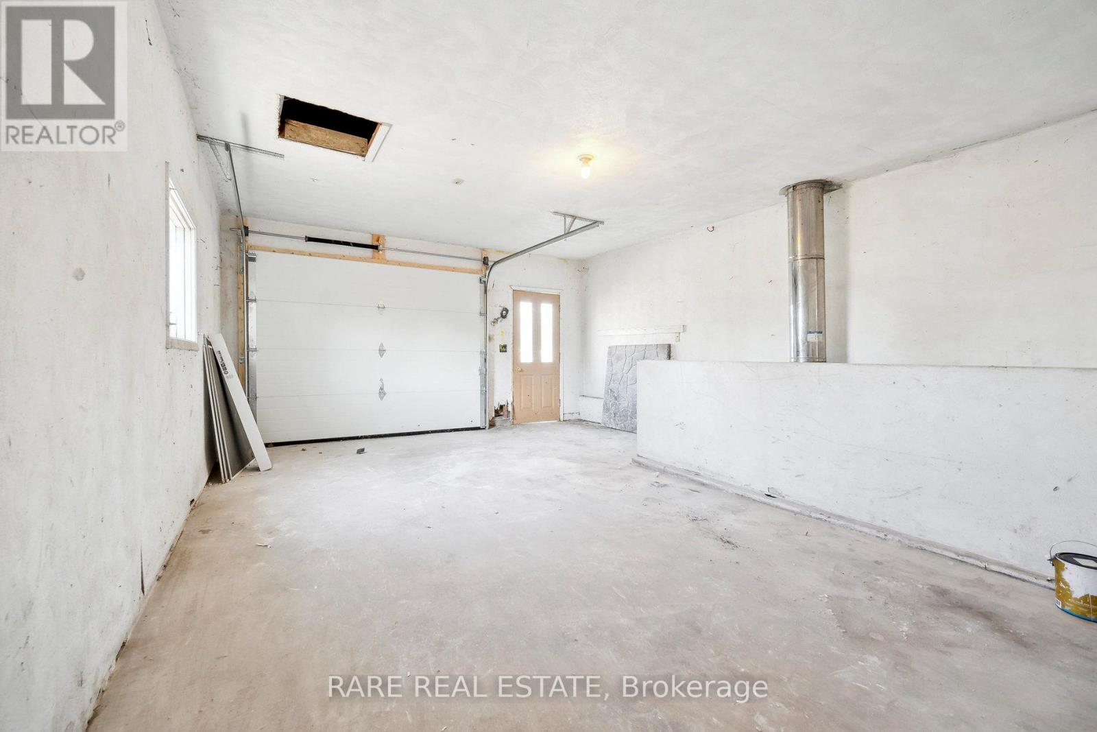 Photo 32 of 314 Laughton Crescent, Strathroycaradoc ON