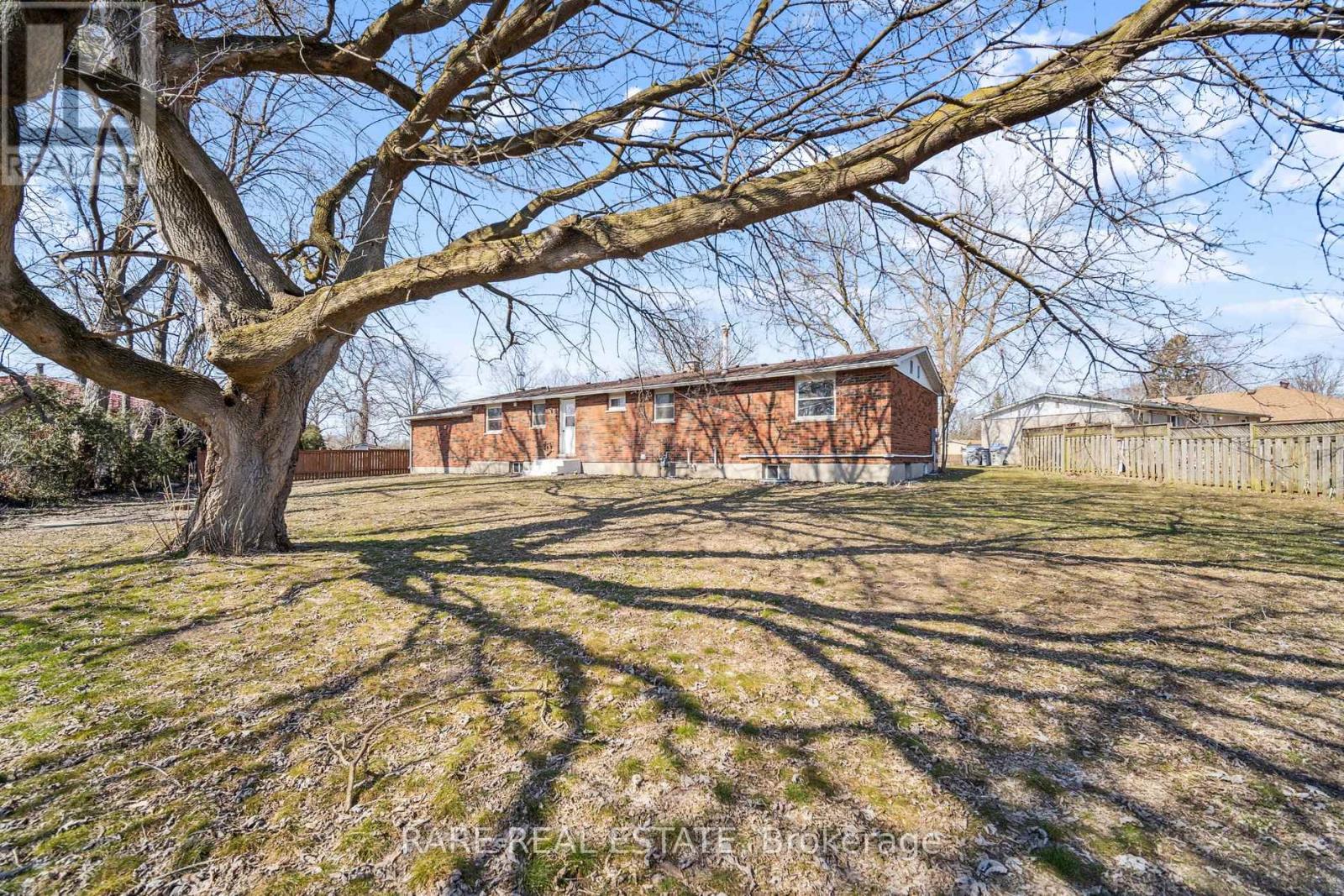 Photo 1 of 314 Laughton Crescent, Strathroycaradoc ON
