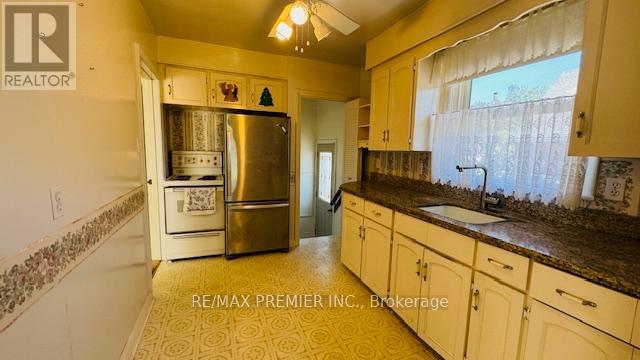 Photo 7 of 42 Gailmont Drive, Hamilton ON