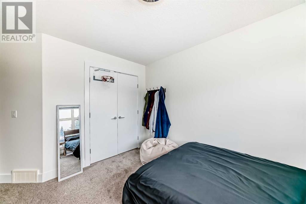 Single Family House for Sale in   Avenue NE Tuxedo Park Calgary 