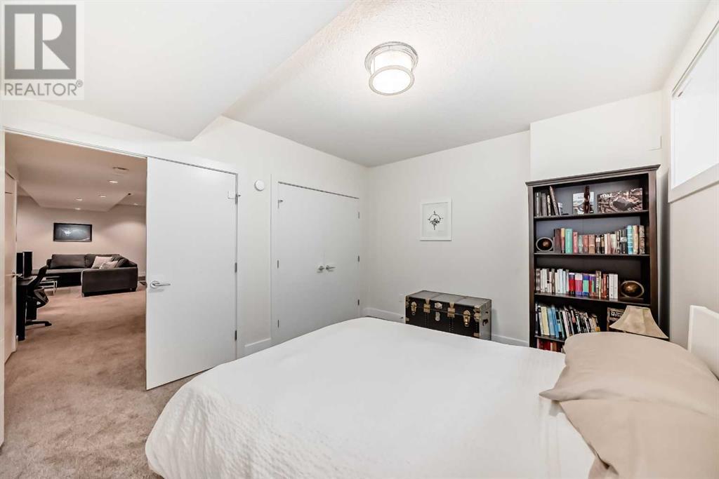 Single Family House for Sale in   Avenue NE Tuxedo Park Calgary 