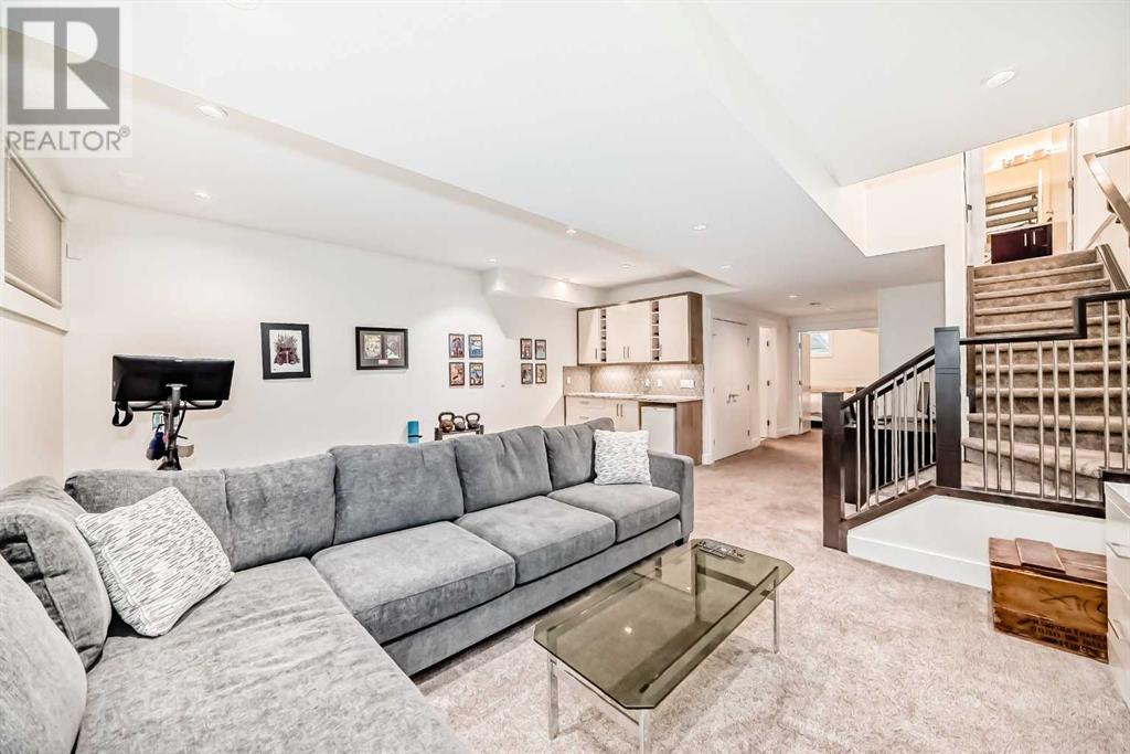 Single Family House for Sale in   Avenue NE Tuxedo Park Calgary 