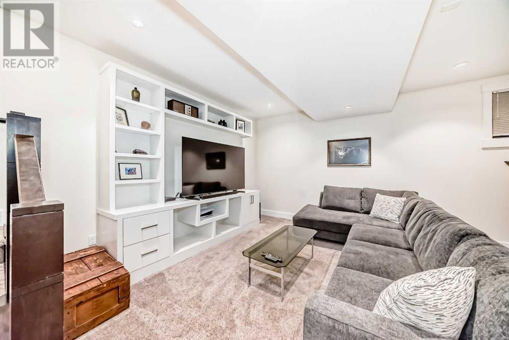 Single Family House for Sale in   Avenue NE Tuxedo Park Calgary 