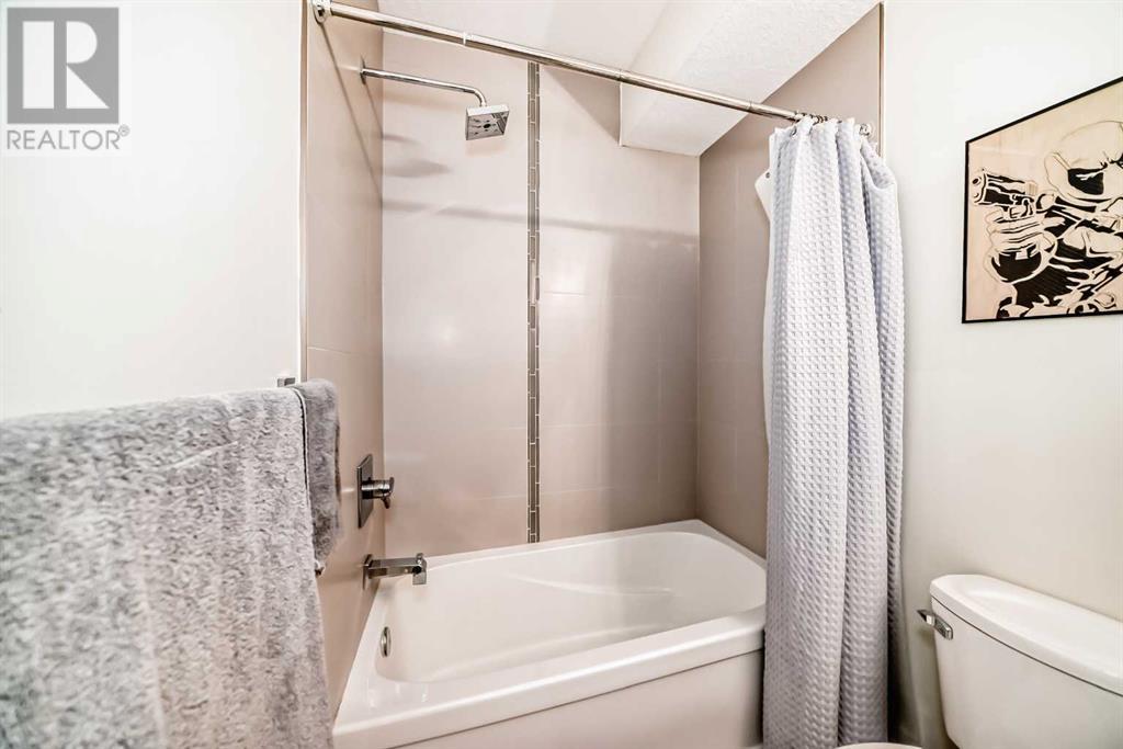 Single Family House for Sale in   Avenue NE Tuxedo Park Calgary 