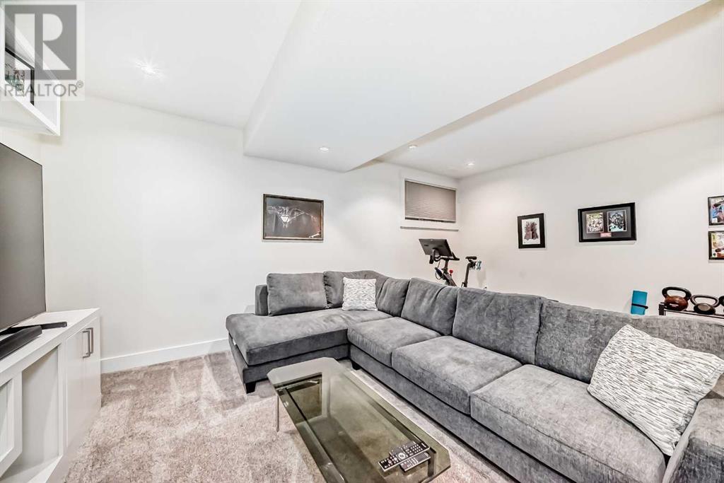 Single Family House for Sale in   Avenue NE Tuxedo Park Calgary 