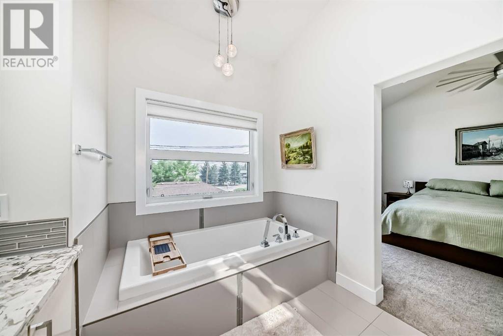 Single Family House for Sale in   Avenue NE Tuxedo Park Calgary 