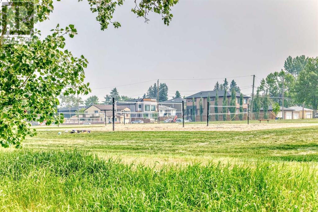 Single Family House for Sale in   Avenue NE Tuxedo Park Calgary 